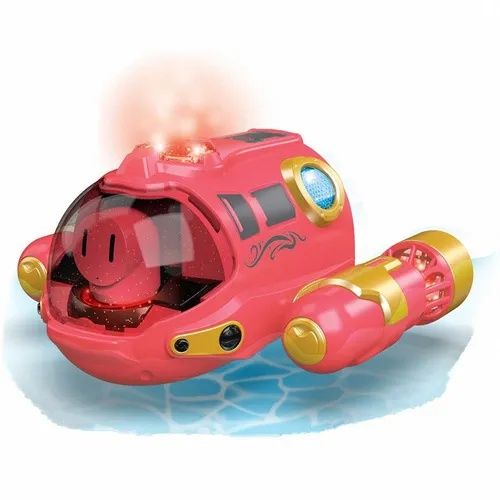Радиоуправляемый подводный батискаф плавает по воде, на пульте дистанц