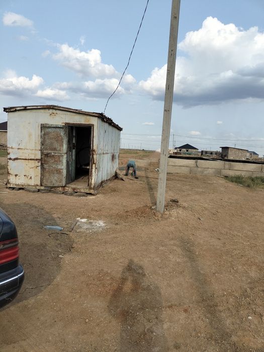 10 соттық жер. өлшемі 17*18 қабырғасы көтерілген