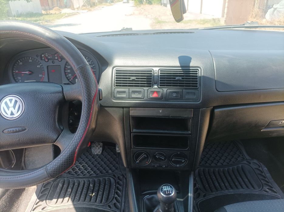 W Golf 1.9 комби . Топ състояние!