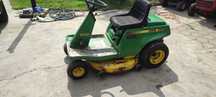 Tractoras tuns iarba John Deere 11,5cp