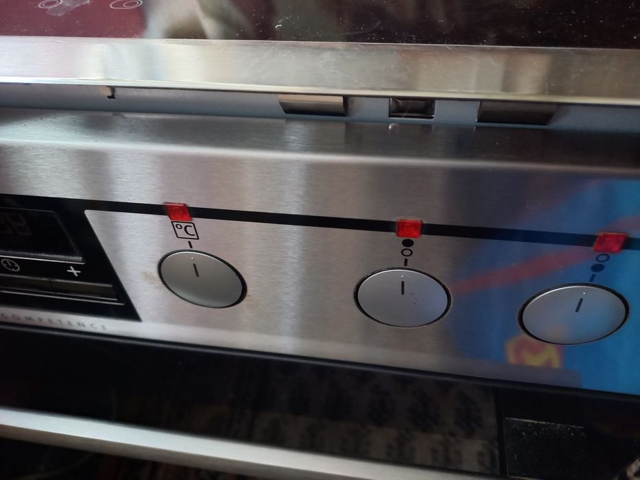 Vând avantajos cuptor