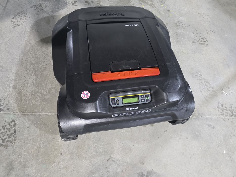 Mașină de tuns gazon Robomow RS615U
