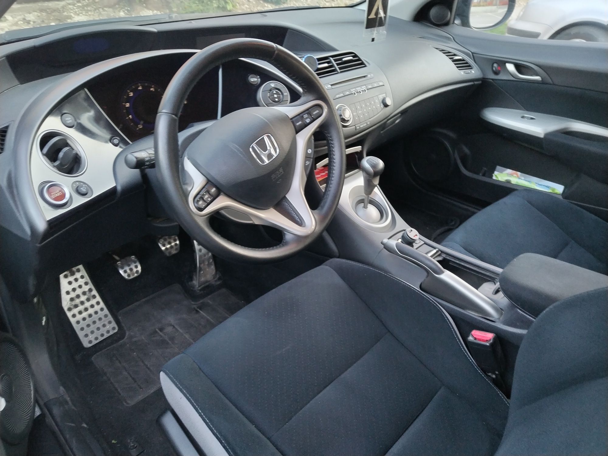 Honda Civic 8 (1.8, 140 к.с.) с газова уредба – отлично състояние!