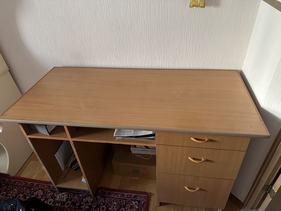 Продам стол