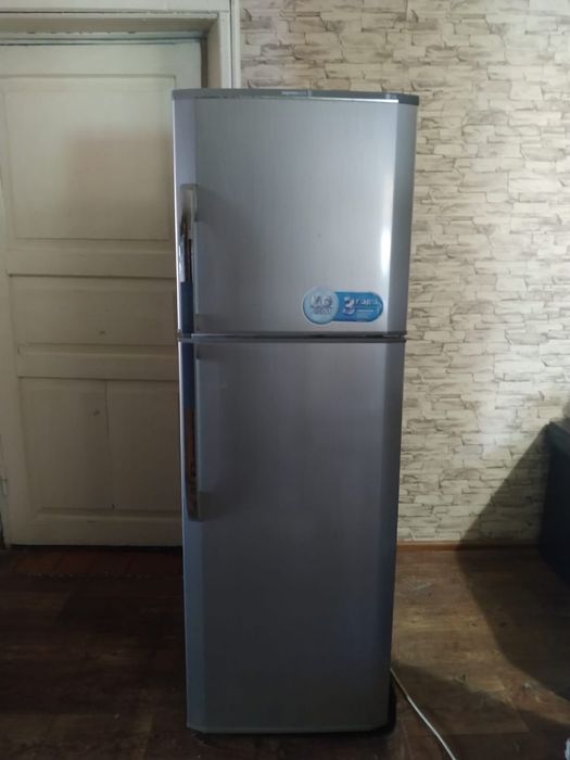 Продается холодильник LG