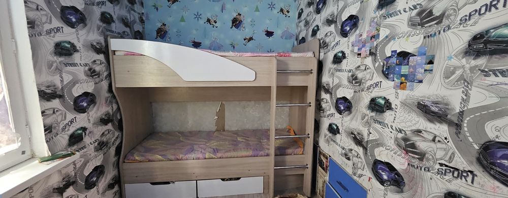 Двухъярусная кровать
