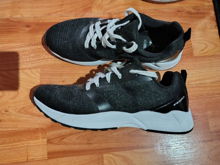 Adidași barbati foarte comozi