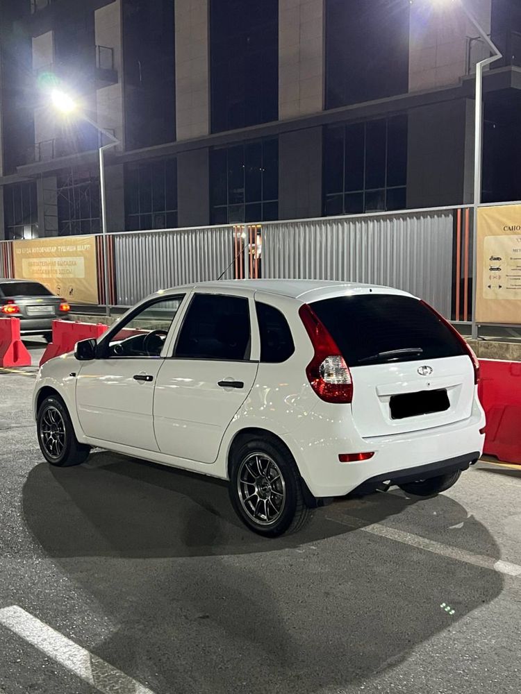 •Lada Kalina 2 2015•