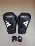 Set Box ADIDAS: mănuși și benzi