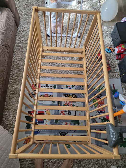 Patut bebe lemn din fag + saltea bambus + carusel muzical