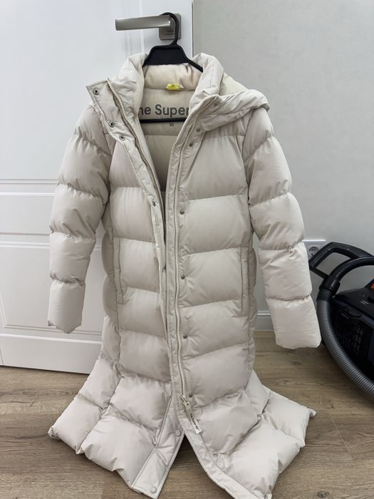 Пуховик женский легкий, наполнение пух и перо.