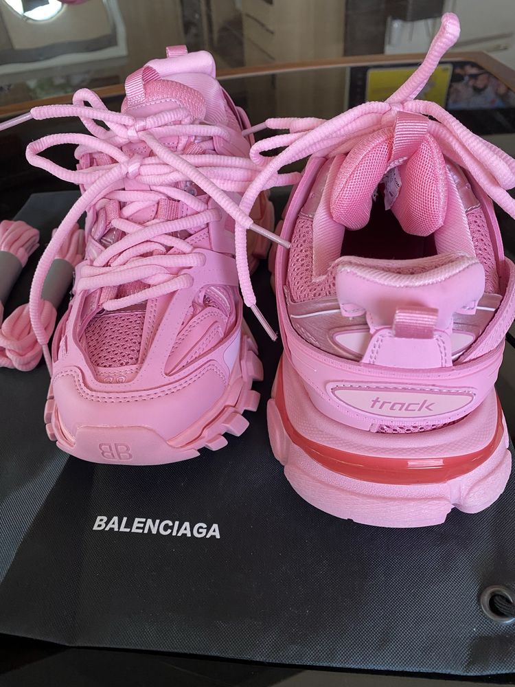 Balenciaga track