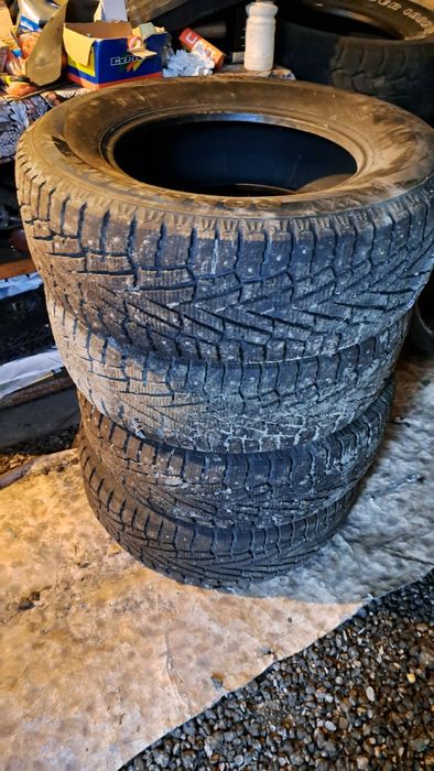 Почти новая резина.