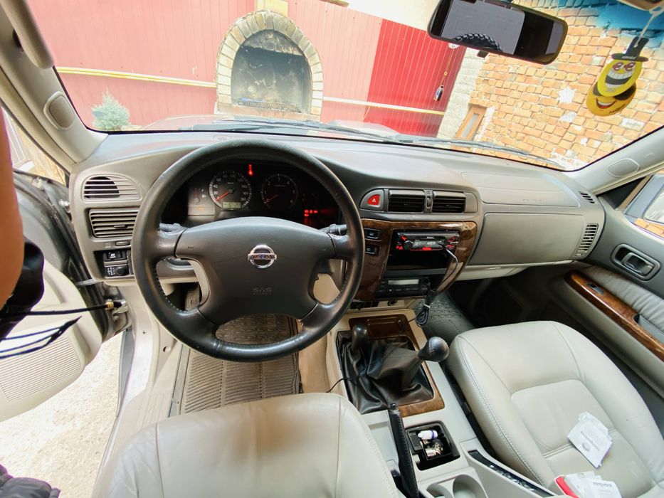 Nissan pattol y61 3.0 model USA Autoutilitara 5 locuri