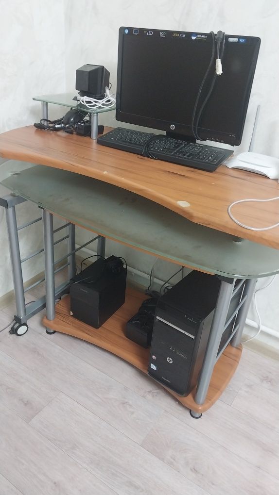 Продам компьютер со столом