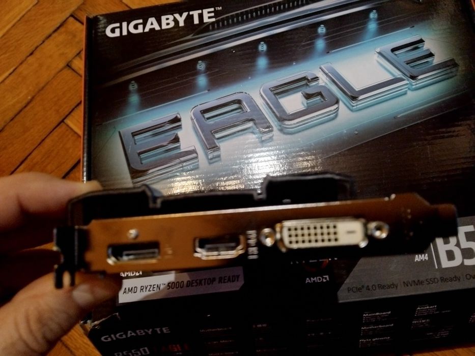 Видеокарта SAPHIRE RADEON RX 550 4G и Дънна платка ASRock A320M-HDV