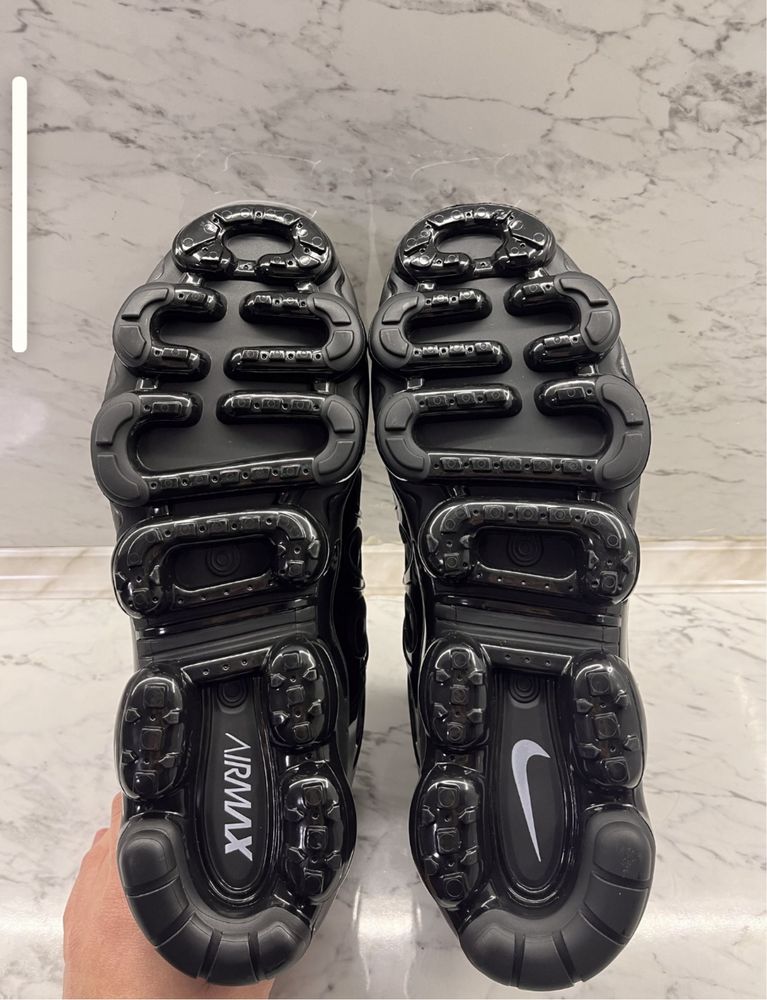 Nike Air VaporMax Plus Black Edition