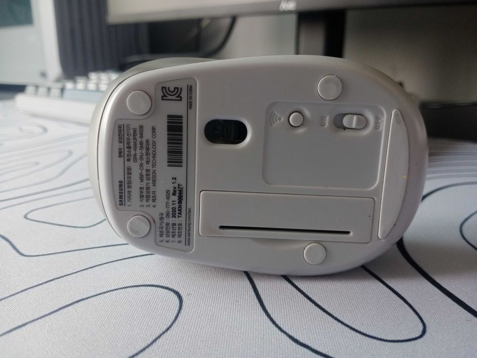 беспроводная мышь Samsung Slim (модель SPA-KMA3PBW).