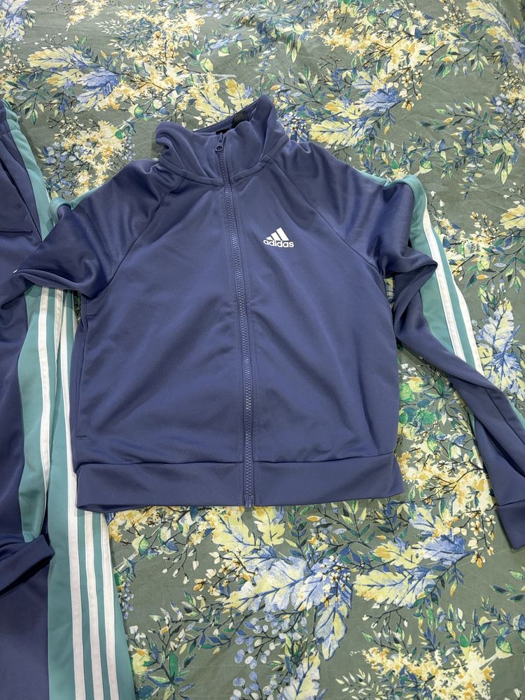 ADIDAS SPORTSWEAR Essentials  xs (32)