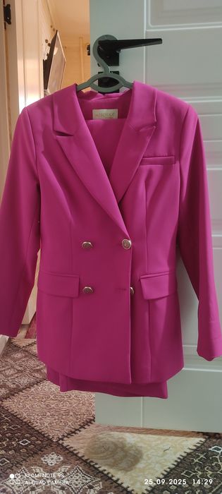 Продается костюм двойка