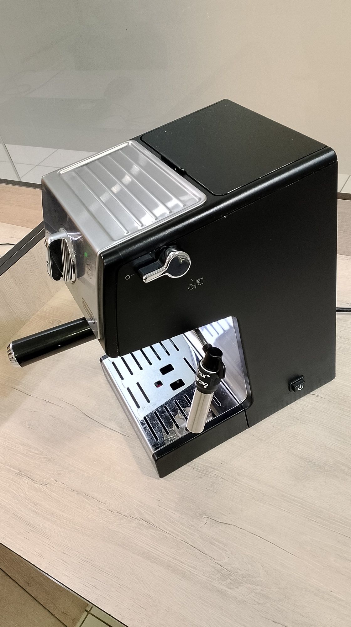 Kofe mashina delonghi