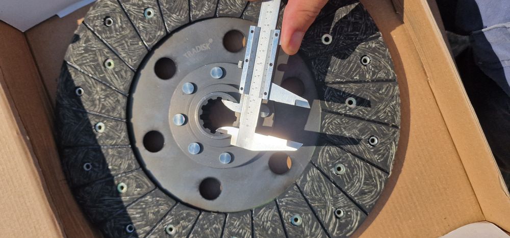 Disc ambreiaj tractor fiatTractor
Serie: Classique fiat 
1000, 1000DT,