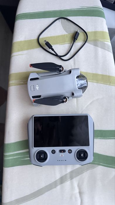 Продам Дрон DJI mini