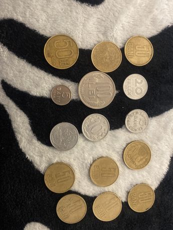 Vand monede vechi de 100 de lei