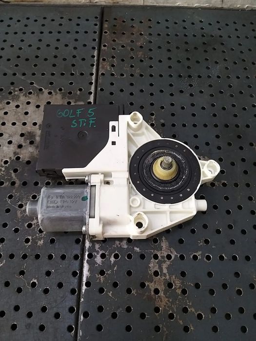 Motoras macara stanga fata vw golf 5 1k 0130822229 1k5837401ah 1k0959701p 1k0959793l