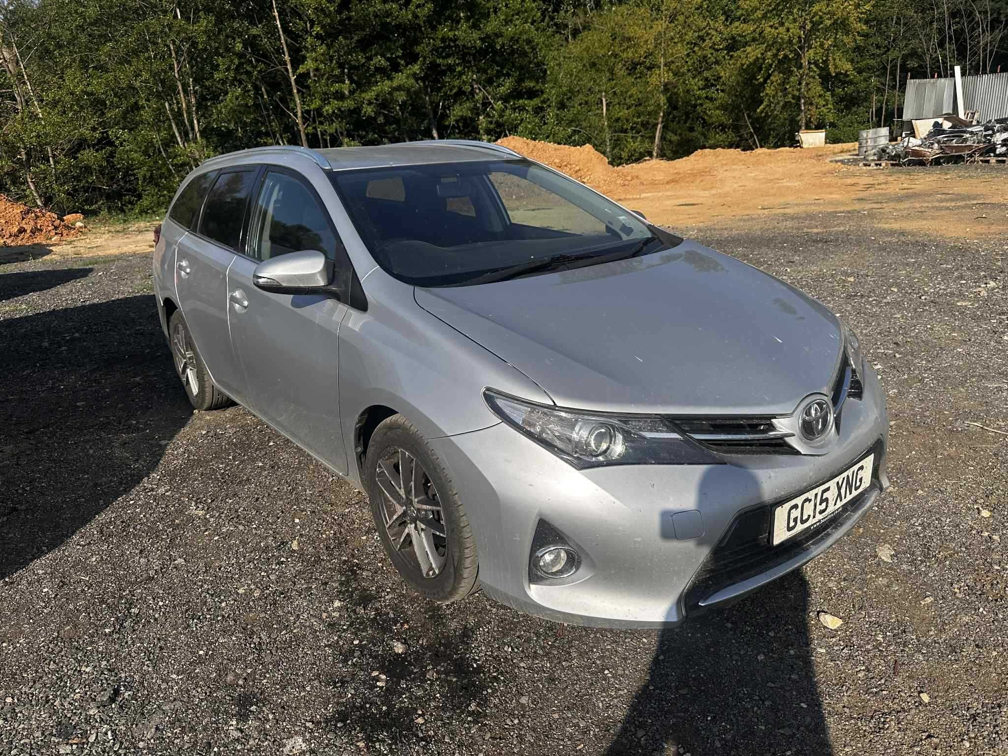 На Части Toyota Auris Тойота Аурис 1.4d 90к.с 2015г Комби