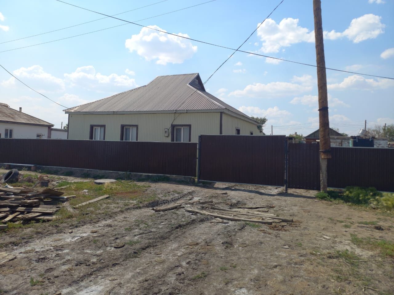 Продам дом в поселке майкаиын за  10 млн. тг