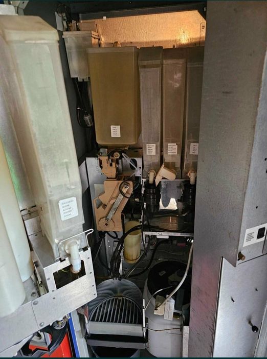 Продавам 2 броя вендинг кафе машини Венеция ЛХ