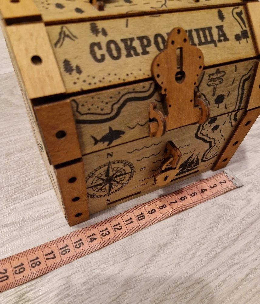 Сундук . Деревянный.