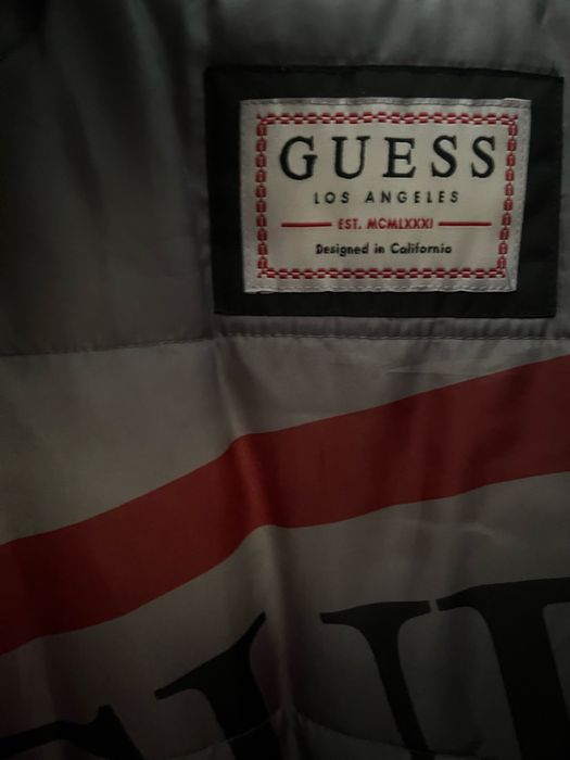 Geaca guess nefolosita