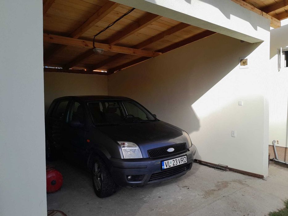 Vand Ford Fusion motor 1,4 an 2005, cutie semiautomata, 161.000 km