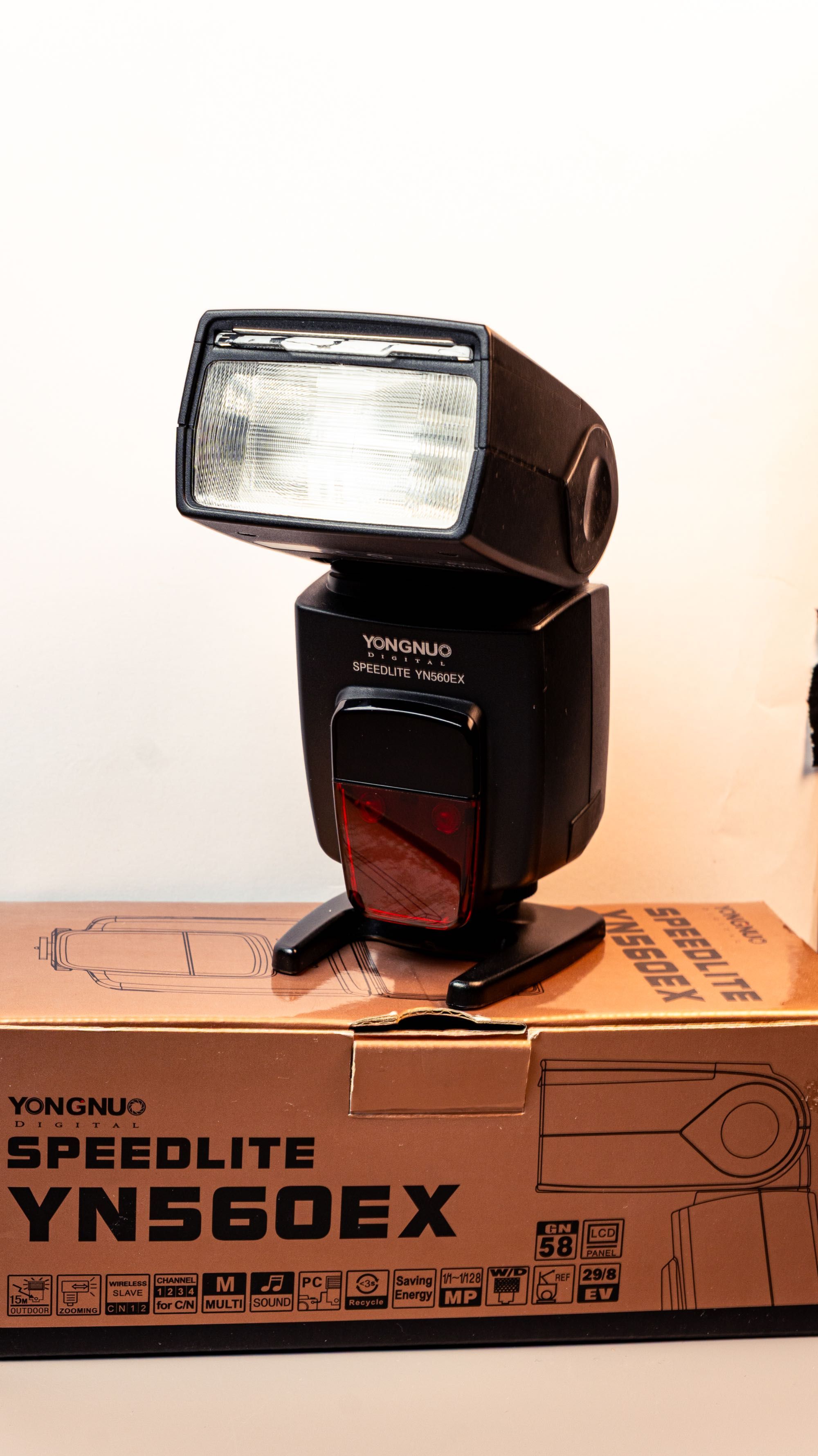 УНИКАЛНА Светкавица за събития и портрети - Yongnuo YN560EX