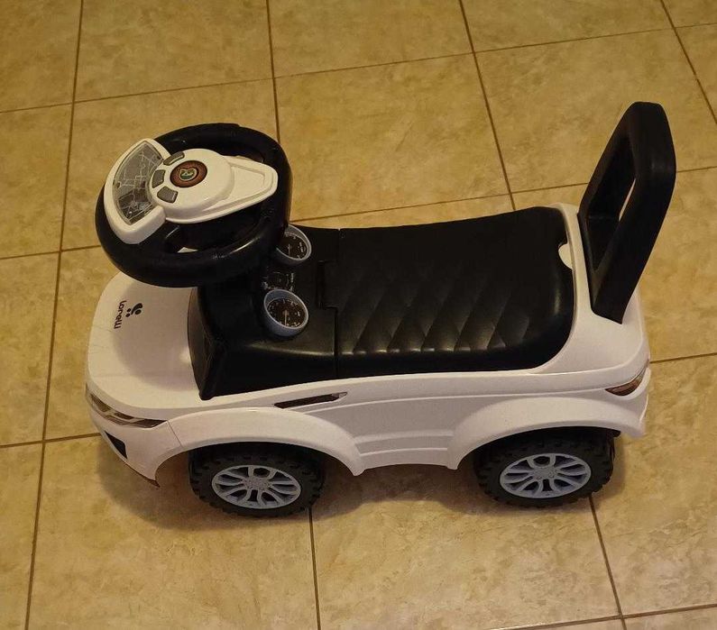 Mașină albă de mers pe ea Lorelli