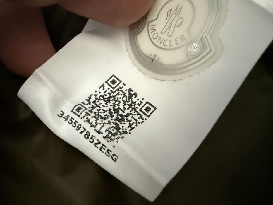 Яке Moncler Saire