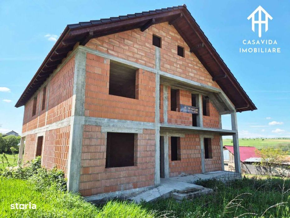 Casa de vanzare la rosu – Comuna Știuca