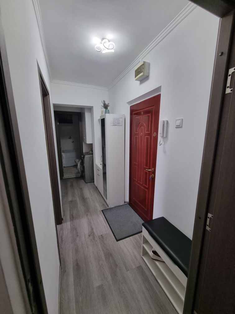 Închiriez apartament 2 camere ultracentral