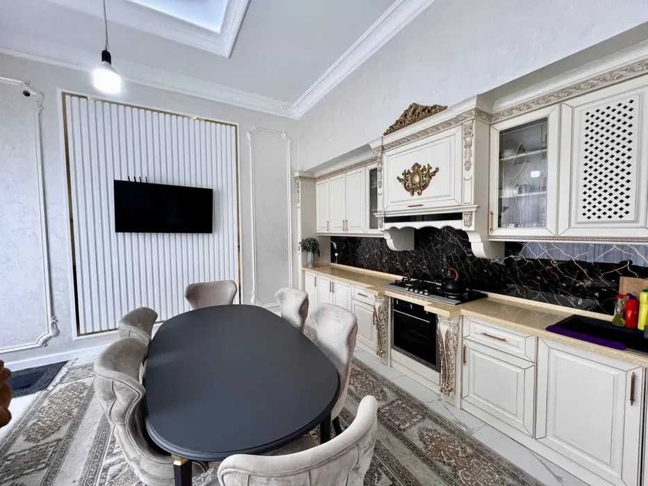 Сдаётся новый Евродом в хай тек стиле на Никитина