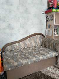 Продам диван для подростка