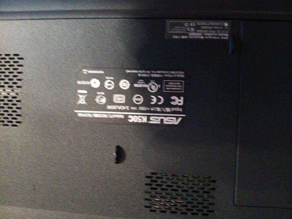 Лаптоп Asus ,без забележки ,но стар