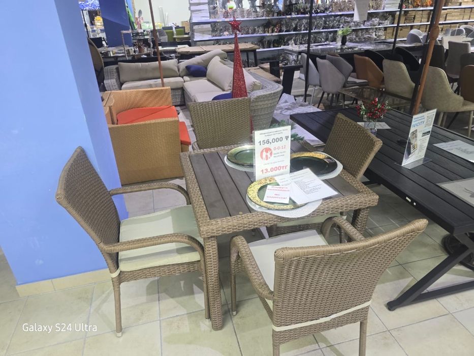 Мебель , стол стулья