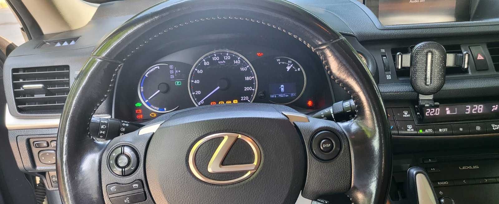 Лек автомобил LEXUS CT200H хибрид газов инжекцион