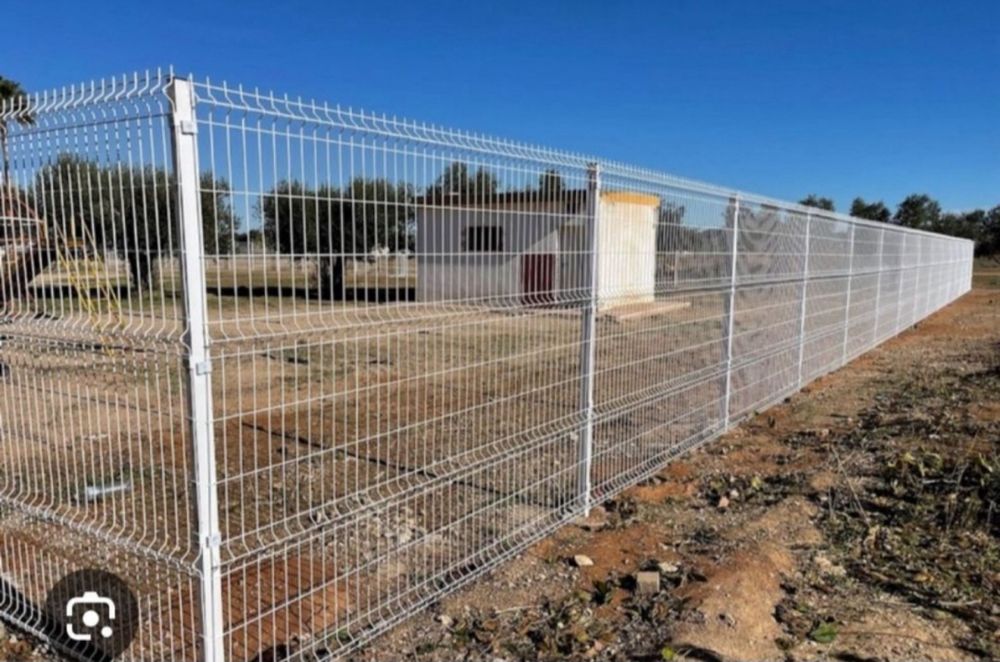 Meșter la garduri cu experiență în domeniul de peste 15 ani în constru