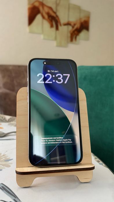 Продам айфон 15 про