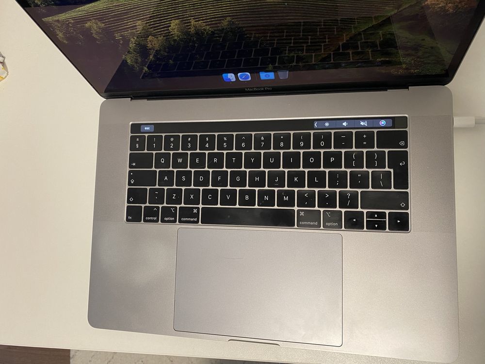 MacBook Pro 2019 15 inch 32 gb 2tb ssd