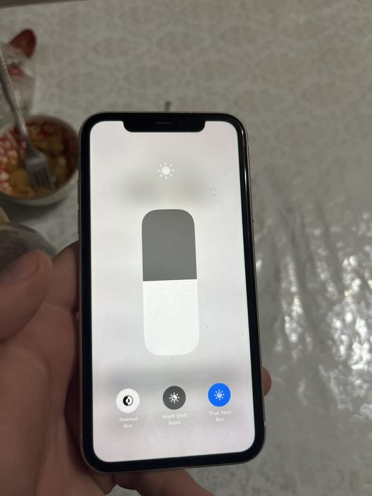 Айфон 11 идеал с коробкой все работает