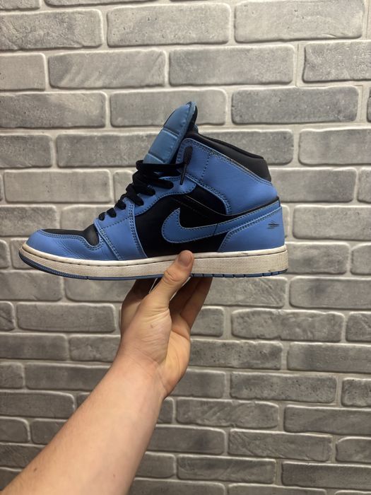 ОРИГИНАЛНИ air jordan 1 mid royal blue